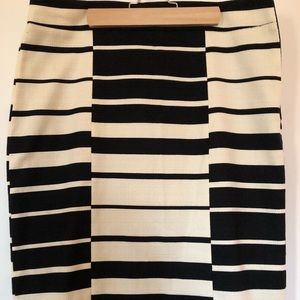 Ann Taylor Black & Cream Geometric Pencil Skirt
